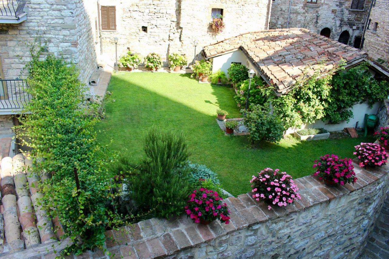 Apartamento Red House Gubbio Exterior foto